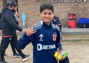 Colo Colo envió su apoyo a arquero de Sub 12 de la U que sufrió grave accidente tras el superclásico