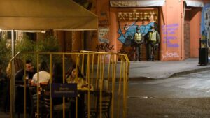Municipalidad de Santiago anuncia plan para recuperar fachadas, seguridad y comercio