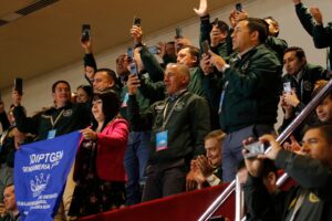 Gendarmes protestan en La Moneda y exigen recursos para combatir ataques en las cárceles