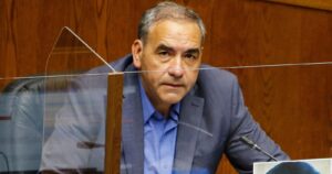 Senador Fidel Espinoza votará Apruebo, pero advierte: 