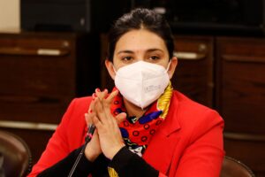 Diputados UDI denunciarán a Karol Cariola a la comisión de Ética por polémica con la ANFP