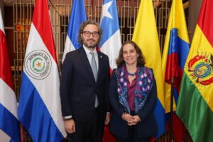 Los tuits que Cancillería borró sobre caso de vuelos en Argentina