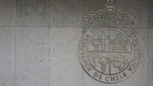 Universidad Católica no autorizó propaganda por el plebiscito de salida en sus campus