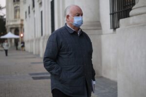 Teillier retrocede y asegura que el PC estará al frente de futuras reformas constitucionales