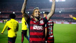 El emotivo encuentro de Arturo Vidal con el jugador que lo hizo enamorarse del Flamengo