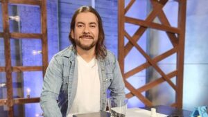 Panelista de Aquí Somos Todos revela que nadie en el equipo sabía del fin del programa