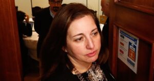 Presidenta PS cita al rey de España para responder a Jadue: 