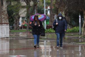 Vuelven las lluvias a Santiago: ¿Cuándo comenzarán las precipitaciones?