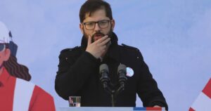 Gabriel Boric es denunciado ante Contraloría por 