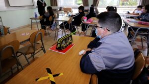 Escuelas Abiertas pidió avanzar en el fin de las mascarillas obligatorias en los colegios