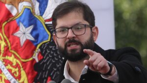 De O'Higgins a Ñuble: Presidente Boric prepara gira en tren por tres regiones