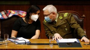 Siches afirmó que Carabineros es una 