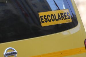 Asaltan furgón escolar y roban bolso a niña de 10 años en Puente Alto