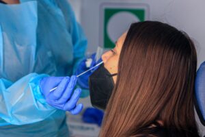 Balance COVID-19: Minsal reportó 6.065 casos nuevos y positividad del 15,52%