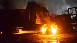 Ataque incendiario terminó con instalaciones y maquinaria quemada en La Unión