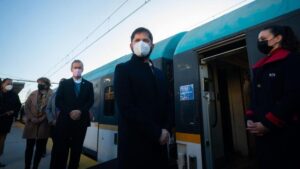 Presidente Boric inició su gira en tren al sur: visitará O'Higgins, Maule y Ñuble