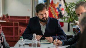 Boric comparó a críticos del Servel con Trump y Bolsonaro