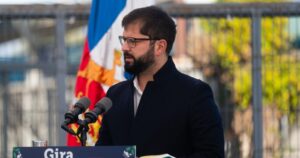 Boric cuestiona a Jadue por vincular robo de manera con forestales: 