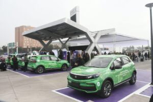 SQM, Enel X Way, Uber y Tucar anunciaron alianza para acelerar el avance de la electromovilidad en Chile