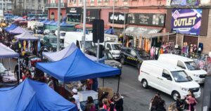 Hasta $1,2 millones al mes: CNC realiza estudio a comerciantes ambulantes de barrio Meiggs