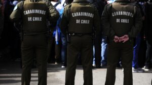 Carabineros enfrentó a balazos violento asalto en el barrio Lastarria