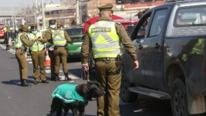 Detienen a sujetos que intentaron atropellar a carabinero durante fiscalización