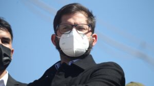 Boric descarta otros contactos de ministros con Llaitul y pide investigar filtraciones