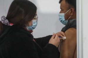 ¿Qué es una vacuna bivalente?: especialistas explican características de la quinta dosis contra el COVID-19