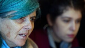 Redes reaccionan a reaparición de Kena Lorenzini en Caupolicanazo Feminista