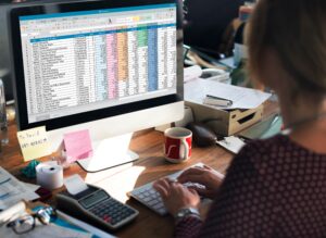 Santander ofrece becas para cursos especializados de Excel dictados por Udemy