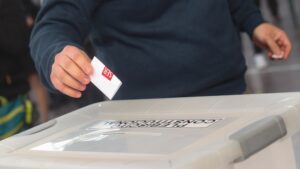 Plebiscito en el exterior: Nueva Zelanda y Corea entregan primeros resultados con aumento de participación