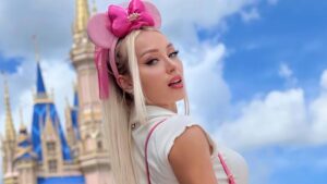 Daniella Chávez invitó a celebrar el triunfo del Rechazo en su OnlyFans