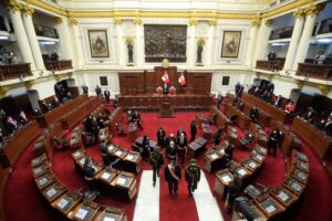 Presidenta del Congreso de Perú es destituida