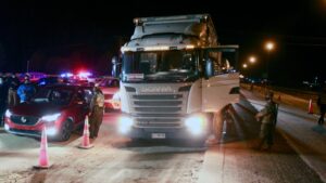 Asalto a camiones en la Ruta 78 dejó una persona secuestrada y dos heridos a bala