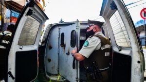 De Lo Barnechea a Maipú: persecusión policial terminó con cuatro detenidos tras encerrona frustrada