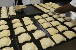 A elegir bien: el 39% de las fábricas de empanadas de Santiago no pasan la prueba sanitaria