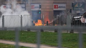 Marcha por el 11 de septiembre termina con desmanes en la Alameda