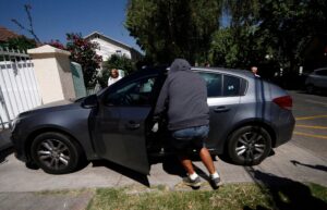 Juez relata encerrona donde fue golpeado para robarle su automóvil y el celular
