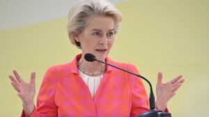 Presidenta de la Comisión Europea llama a ratificar modernización de acuerdo con Chile