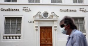 Isapres cuestionan alza de planes permitida por Superintendencia y reiteran 