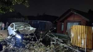Standly estrella su camioneta contra casa de Peñalolén: 
