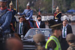 Presidente Boric encabezó ceremonia de las Glorias del Ejército y Parada Militar sin mascarillas y con público presente