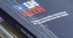 Encuesta Cadem: 76% de los chilenos quiere nuevo proceso constituyente