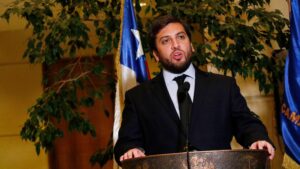 Presidente de la Cámara cree que Gobierno debe participar de mesa constitucional 