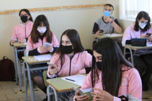 Adiós a las mascarillas: ¿Qué pasará con su uso en los colegios?