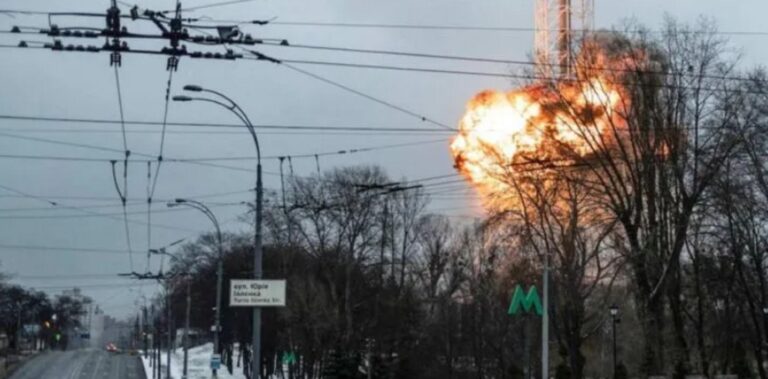 Polonia distribuye pastillas de yodo ante temor de explosión en central nuclear de Ucrania