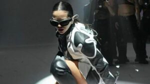 Rosalía presume llamativo look por las calles de Nueva York