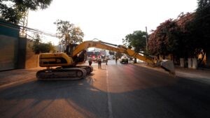 Hombre robó una retroexcavadora e intentó atropellar a un carabinero en Colina