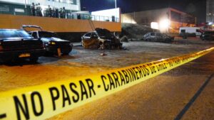 Encuentran a una persona fallecida al interior de auto quemado en San Joaquín