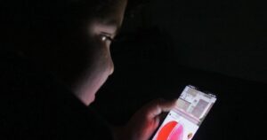 Economía, desarrollo país y derechos de la niñez